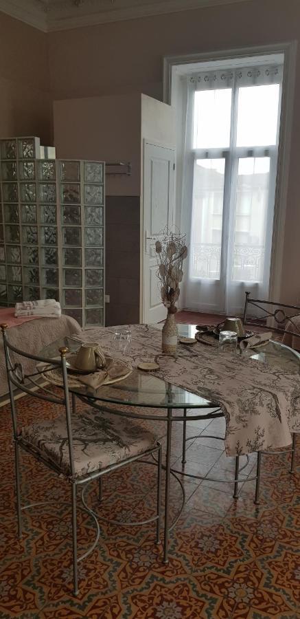 Chez Dedou Et Madou Bed & Breakfast Florensac Exterior photo